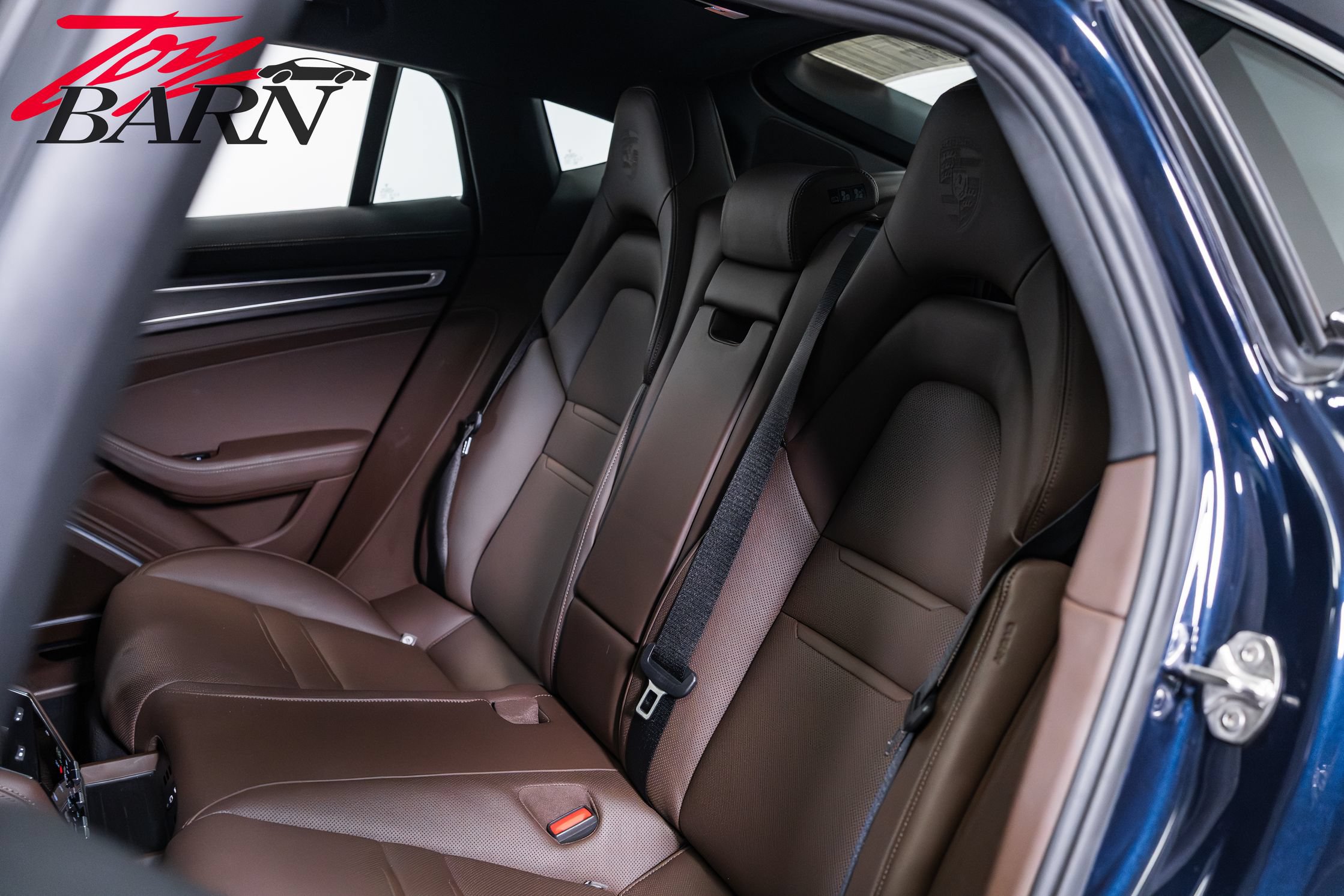 Used 2022 Porsche Panamera 4 Platinum Edition AWD/4WD image 48