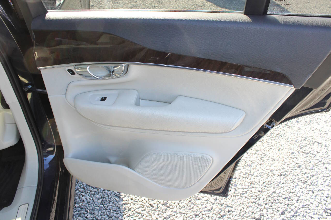 Used 2016 Volvo XC90 T6 Momentum w/ Momentum Plus Package image 25