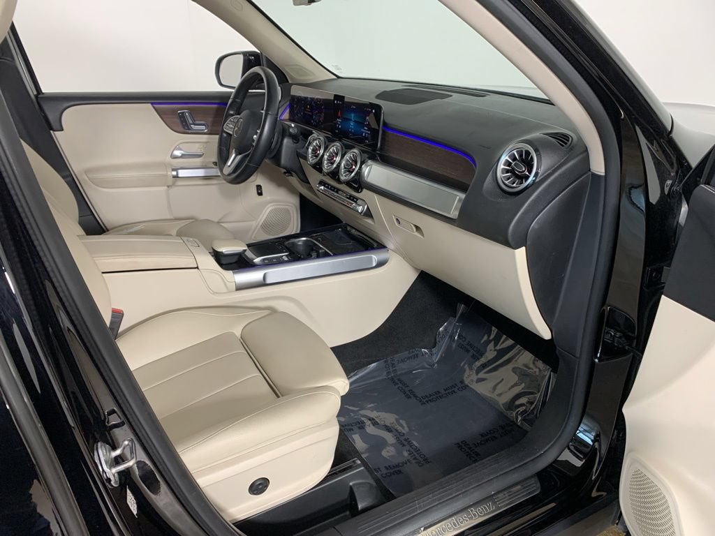 Used 2022 Mercedes-Benz GLB 250 4MATIC w/ Premium Package Lite image 38