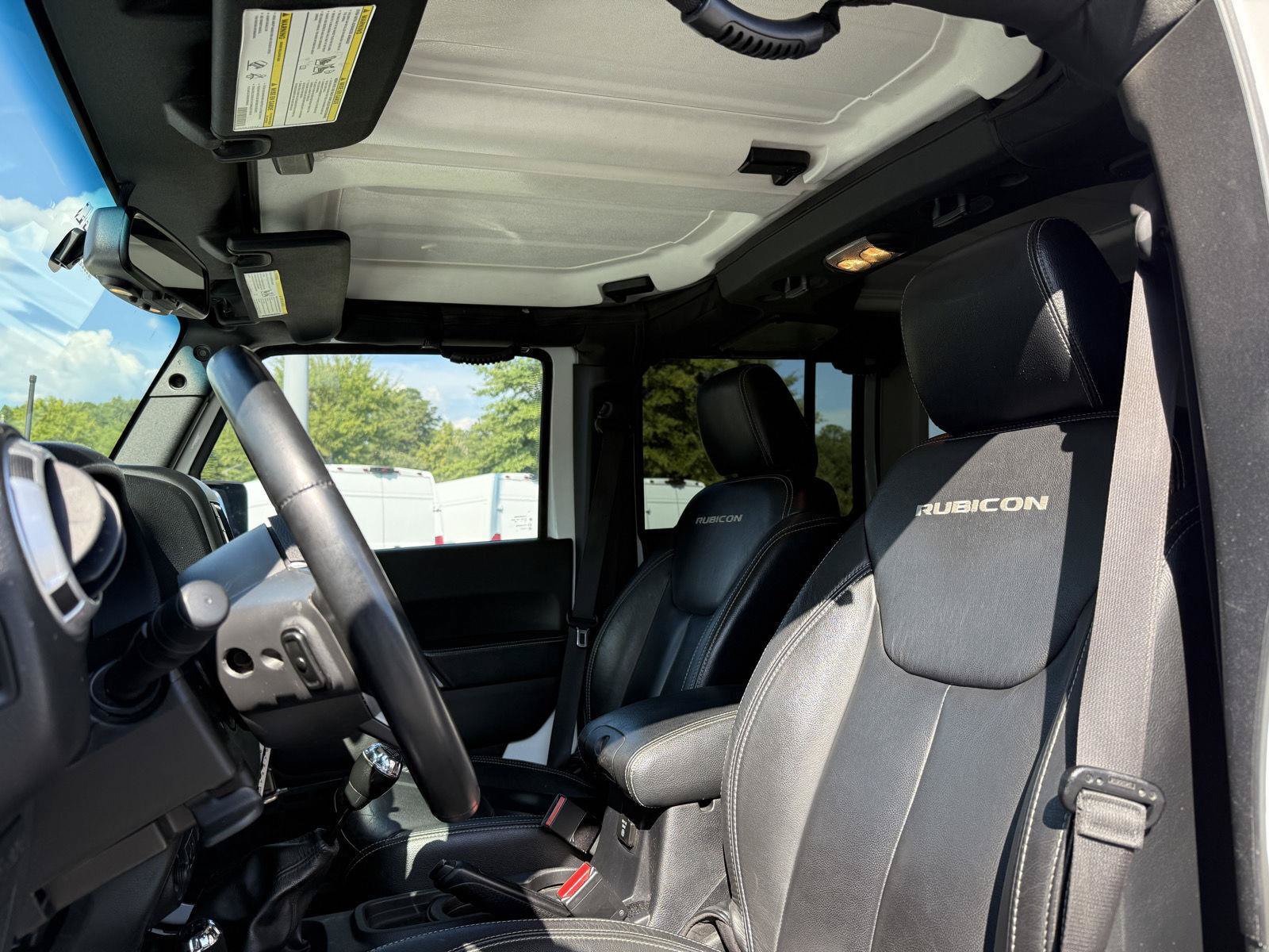 Used 2015 Jeep Wrangler Unlimited Rubicon AWD/4WD image 23