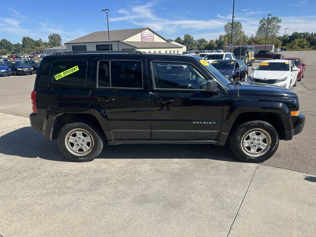 Used 2017 Jeep Patriot Sport w/ Power Value Group AWD/4WD image 4