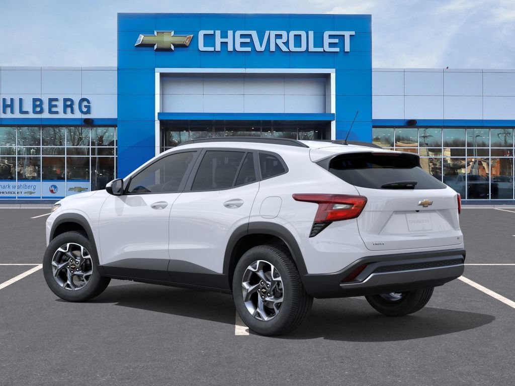 New 2026 Chevrolet Trax LT w/ LT Convenience Package FWD image 3