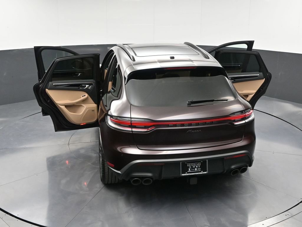 Certified 2025 Porsche Macan image 35