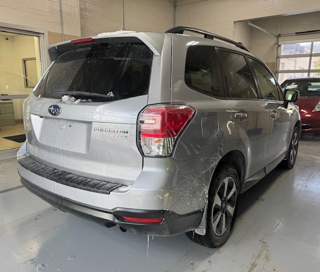Used 2017 Subaru Forester 2.5i Premium w/ All-Weather Package image 9