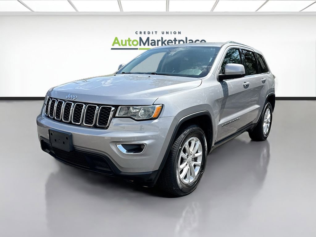 Used 2021 Jeep Grand Cherokee Laredo RWD image 3