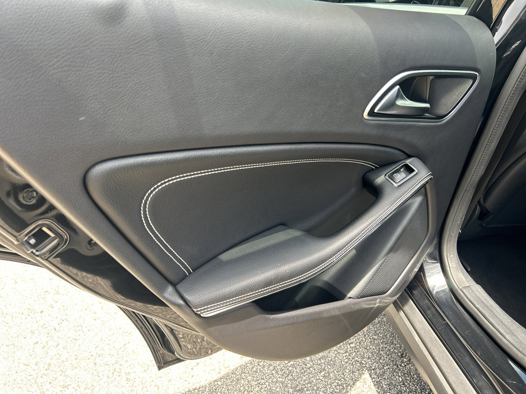 Used 2017 Mercedes-Benz GLA 250 4MATIC image 19