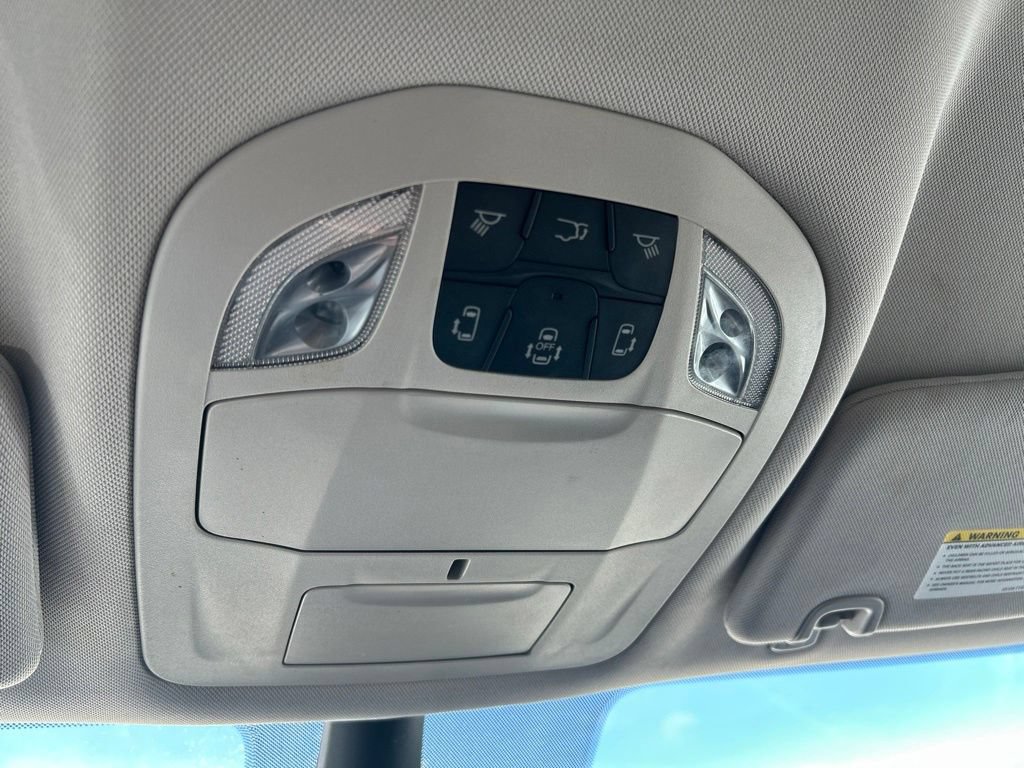 Used 2024 Chrysler Pacifica Touring-L FWD image 30