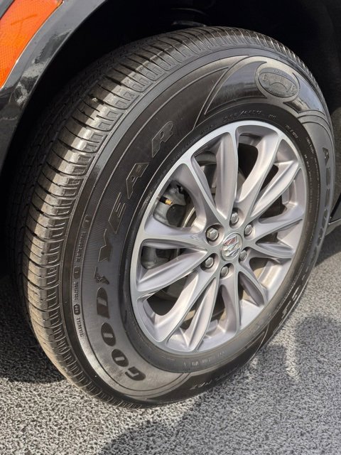 Used 2024 Buick Enclave Premium image 29