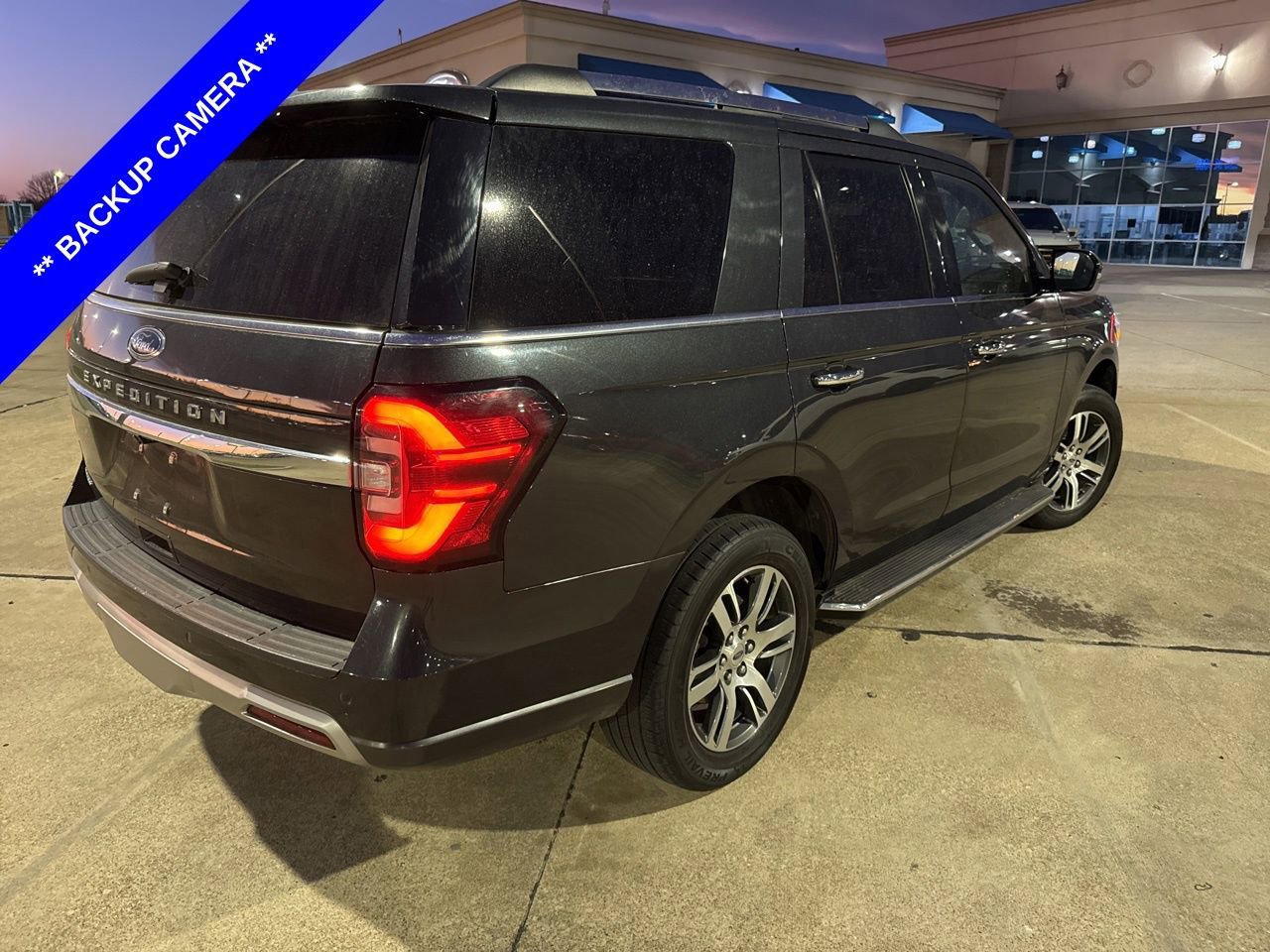 Used 2023 Ford Expedition Limited image 12