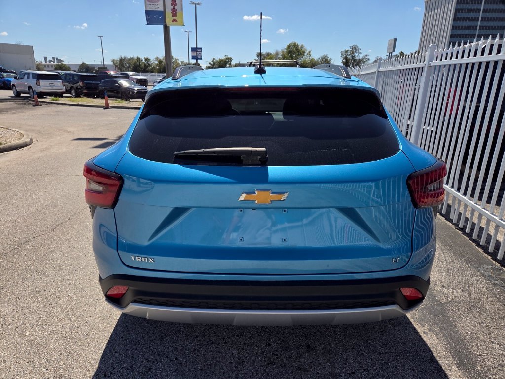 Used 2026 Chevrolet Trax LT FWD image 5