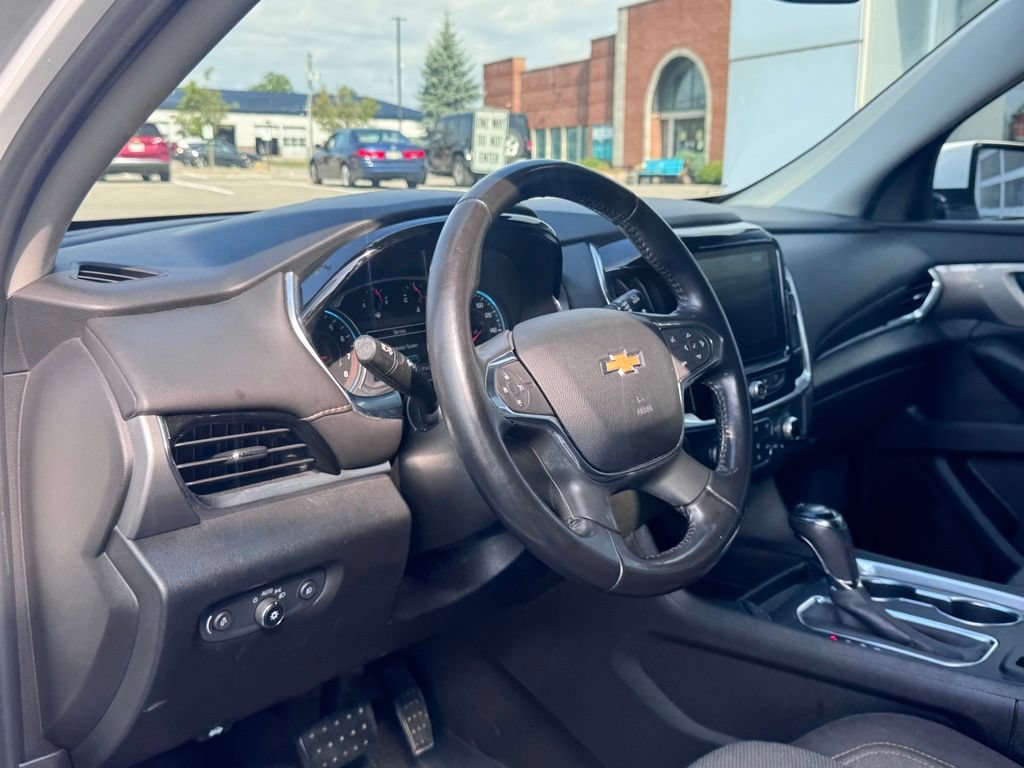 Used 2019 Chevrolet Traverse LT w/ LPO, Floor Liner Package AWD/4WD image 11