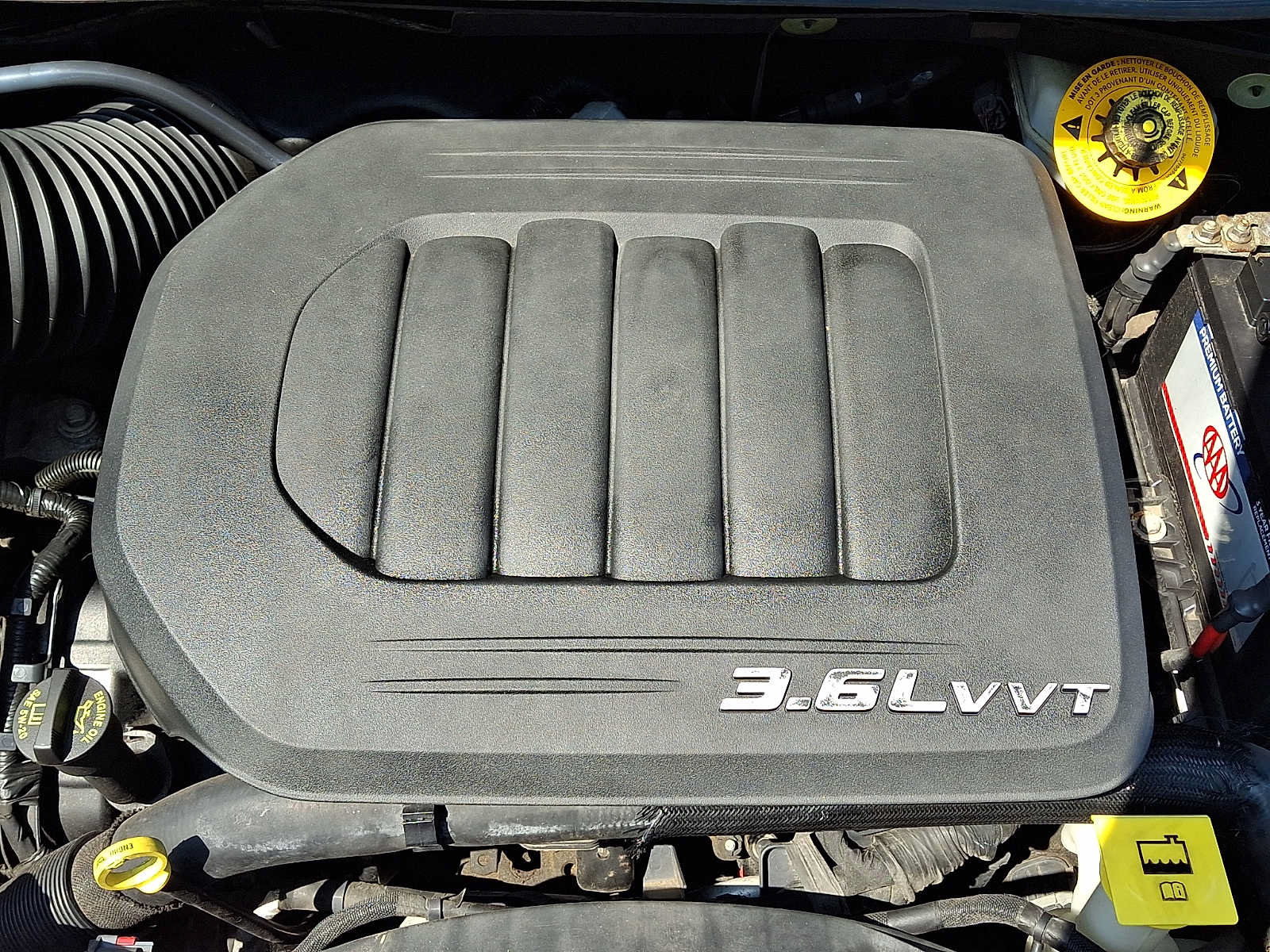 Used 2014 Chrysler Town & Country S FWD image 30