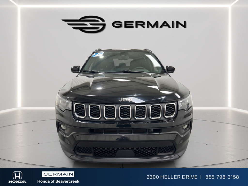 Used 2024 Jeep Compass Latitude AWD/4WD image 3