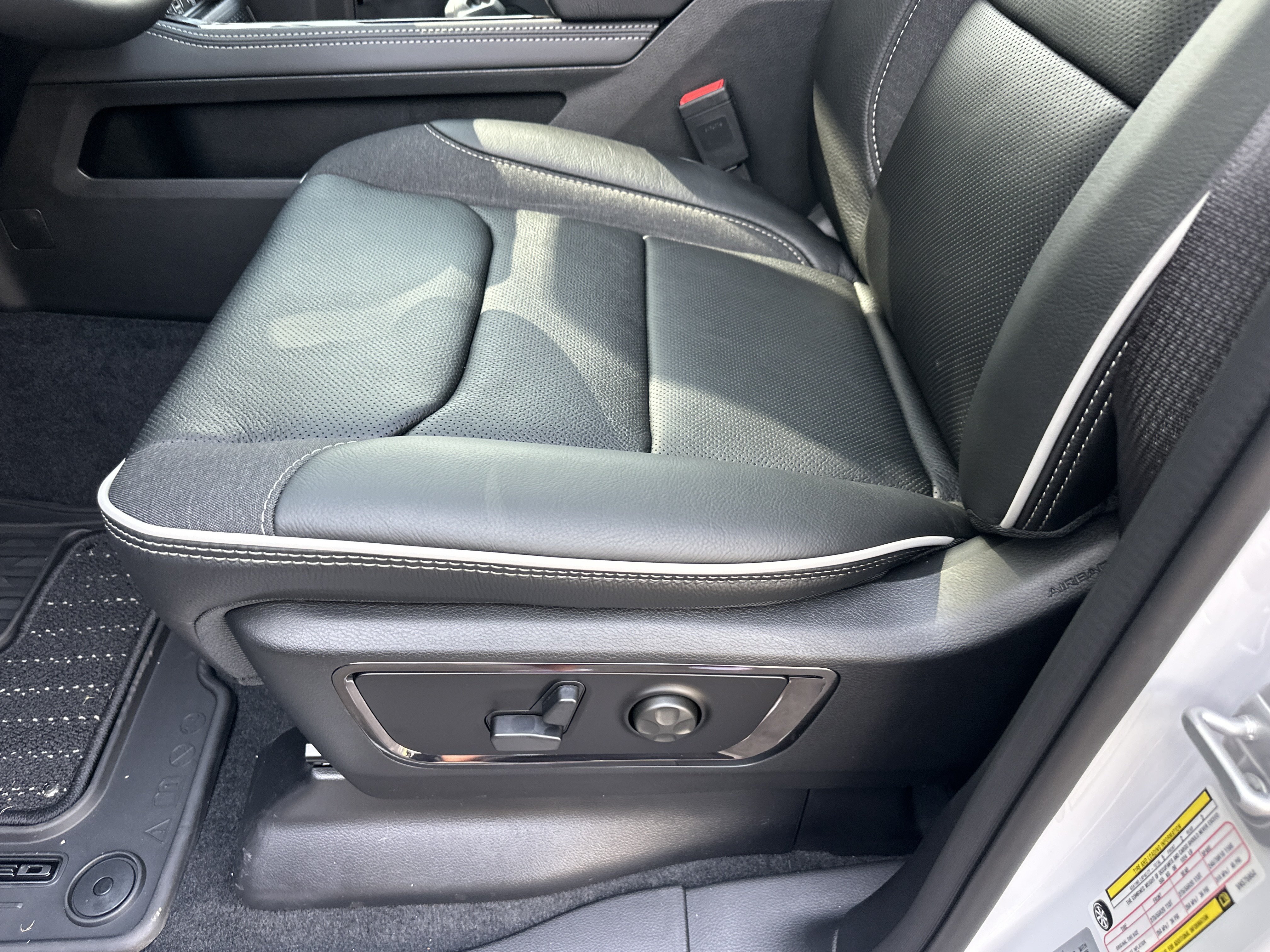 New 2027 RAM 1500 Limited AWD/4WD image 30