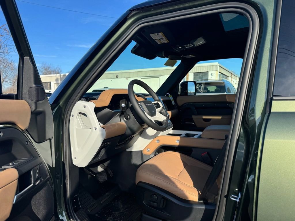 New 2026 Land Rover Defender 110 X-Dynamic SE image 11