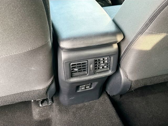 Used 2025 Toyota RAV4 XLE AWD/4WD image 23