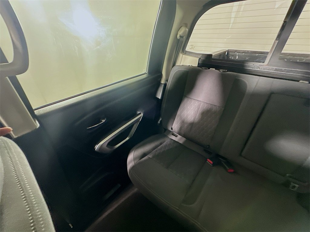Used 2021 Nissan Titan SV w/ SV Convenience Package image 12