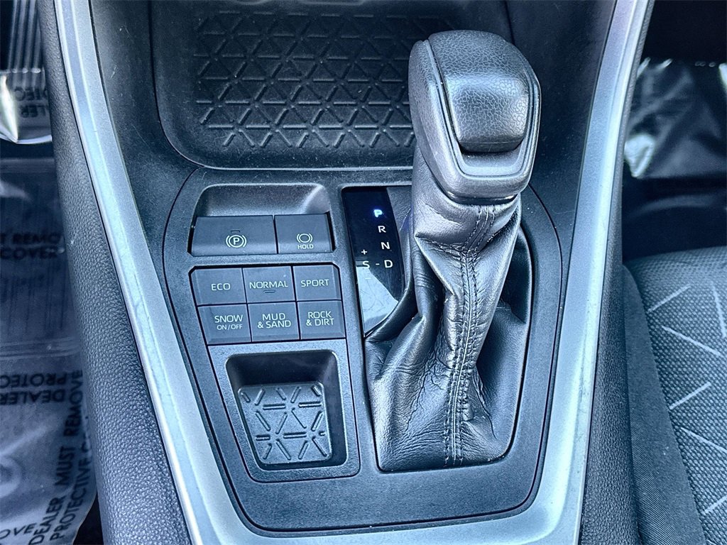 Used 2021 Toyota RAV4 XLE image 20