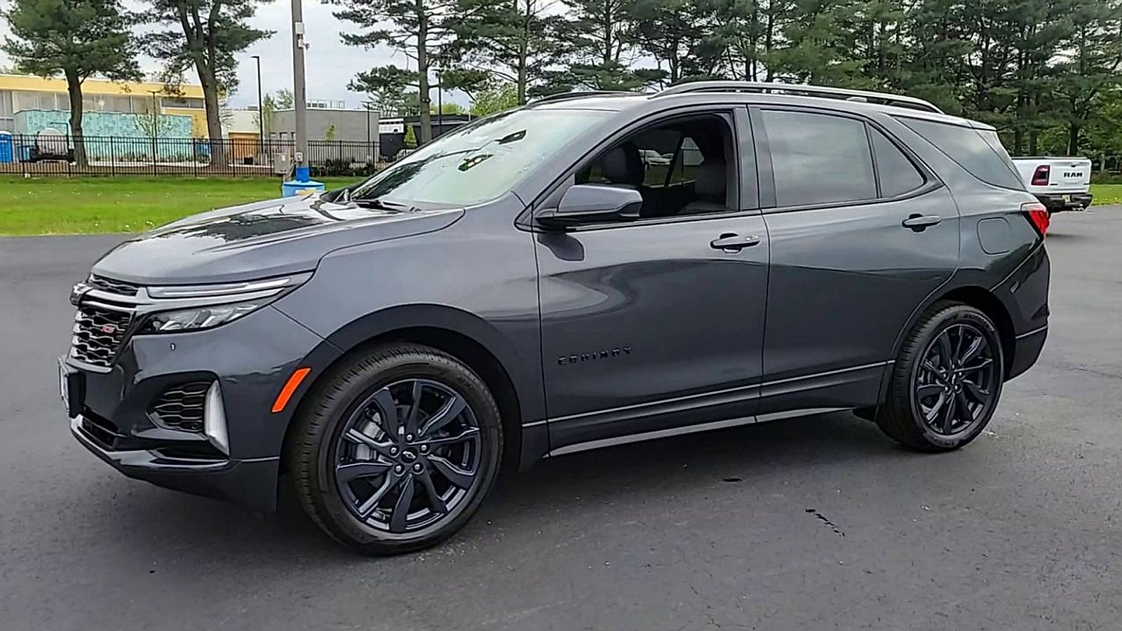 Used 2023 Chevrolet Equinox RS image 4
