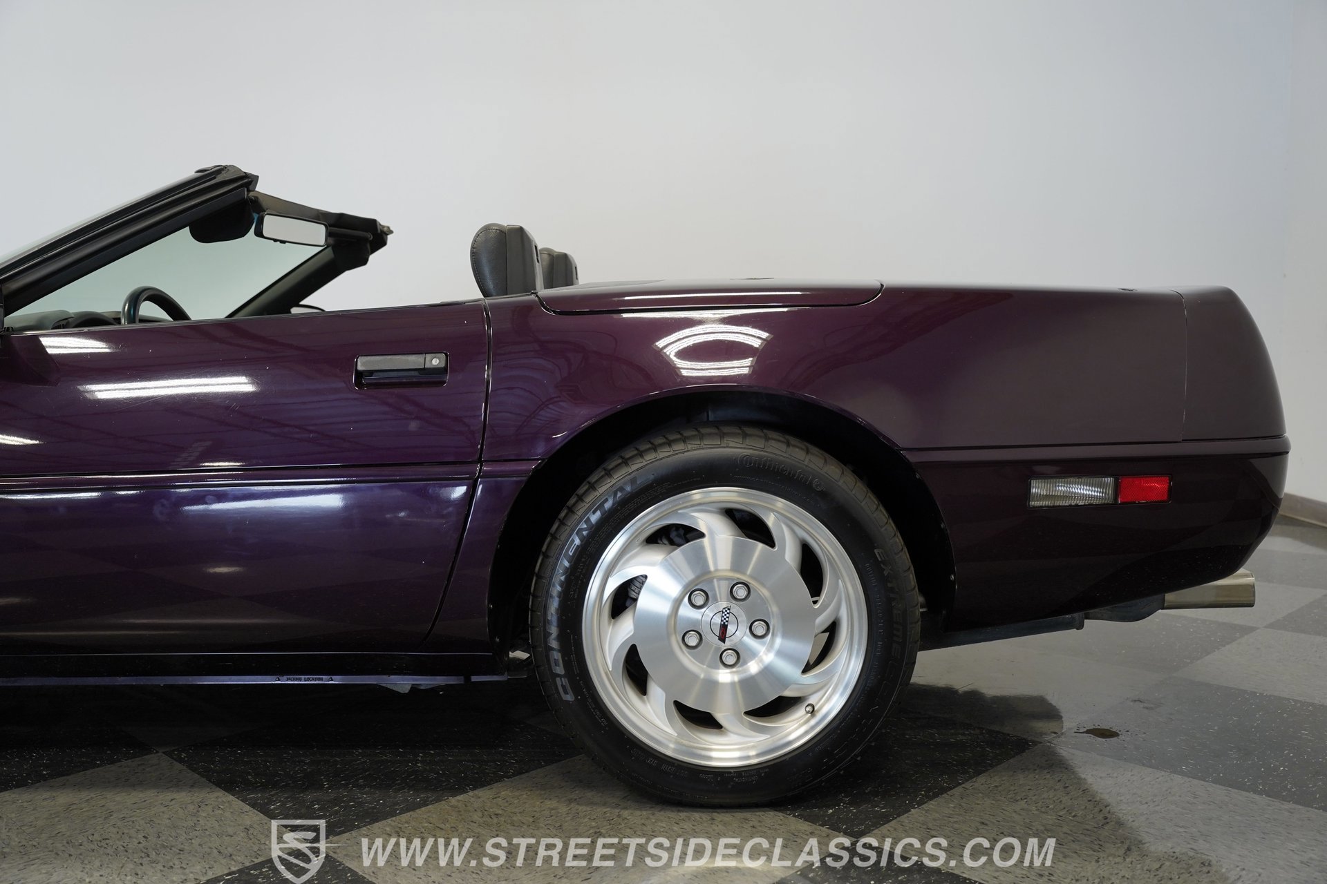 Used 1993 Chevrolet Corvette Convertible image 31