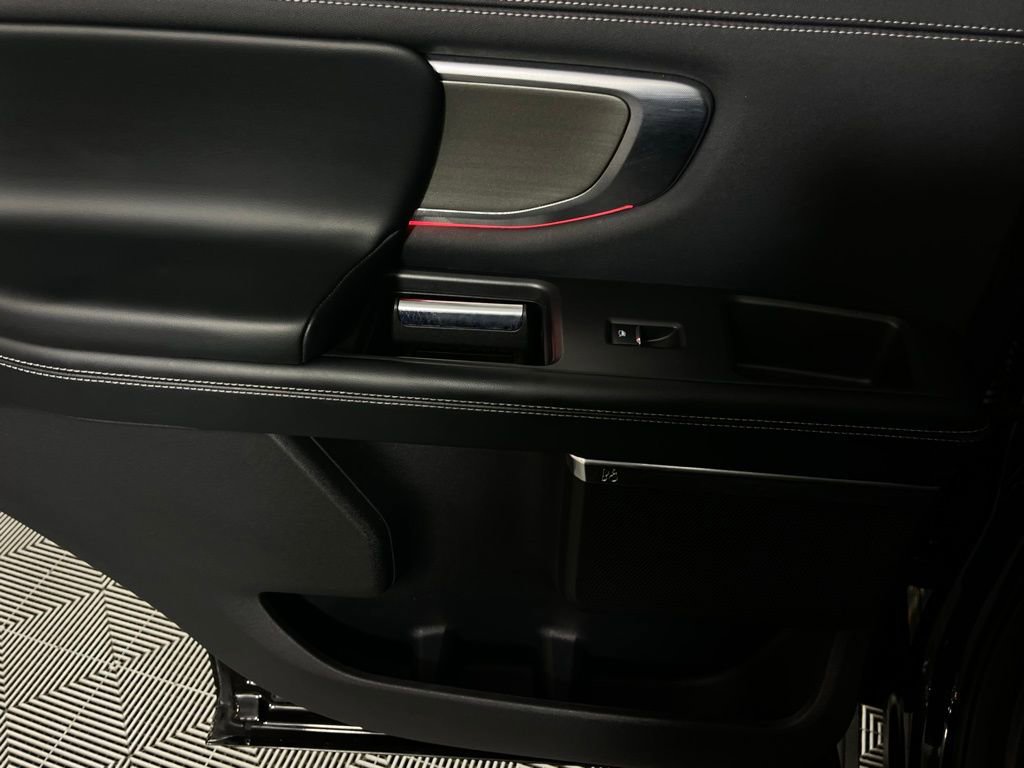 Used 2025 Ford Expedition Platinum image 30