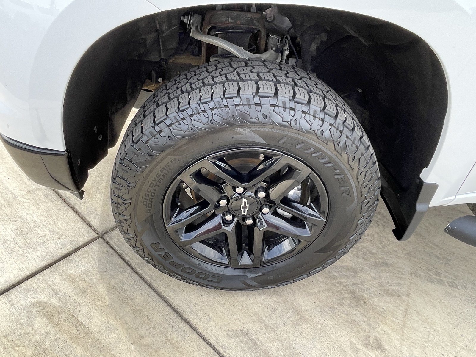 Used 2023 Chevrolet Silverado 1500 LT Trail Boss w/ Protection Package AWD/4WD image 9