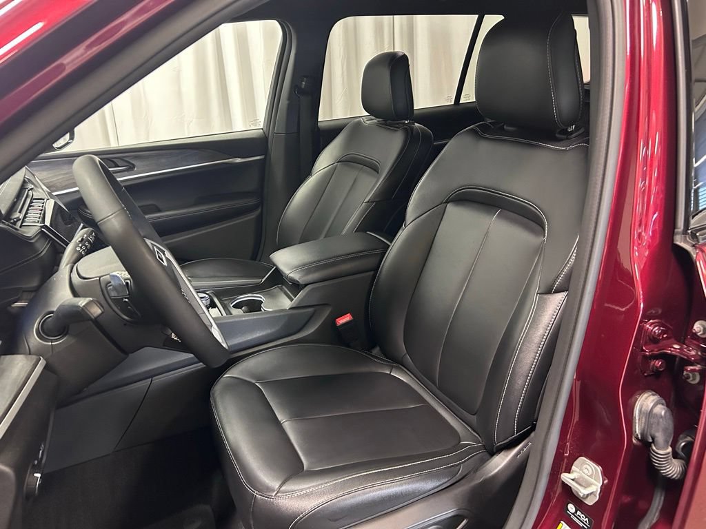 Used 2024 Jeep Grand Cherokee L Limited AWD/4WD image 8