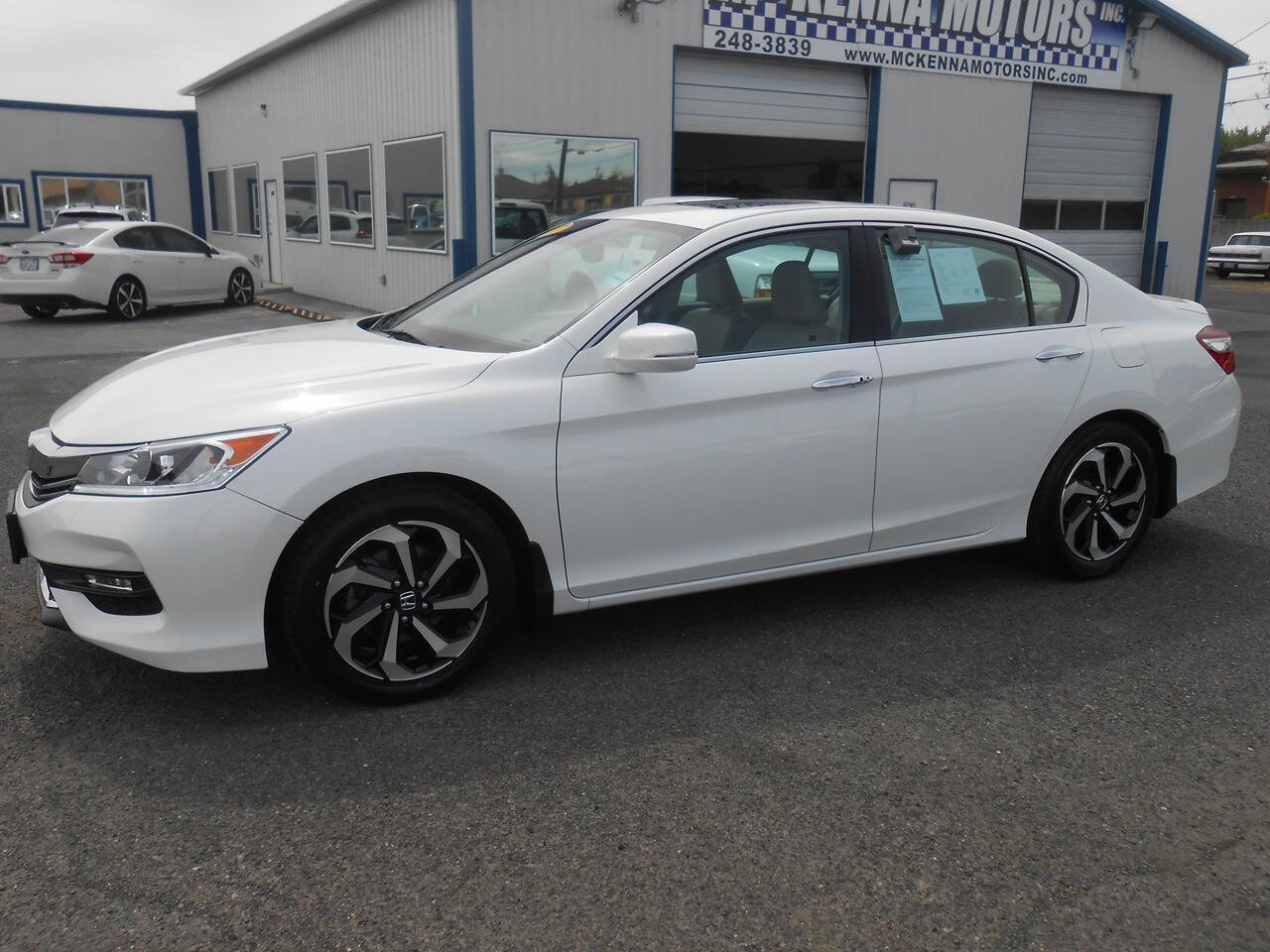 Used 2017 Honda Accord EX-L image 6