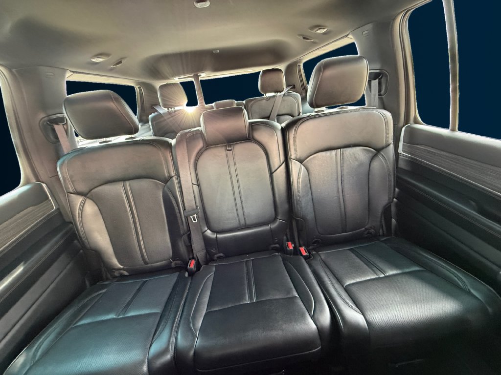 Used 2024 Jeep Wagoneer Series II w/ Flexible Seating Group AWD/4WD image 18