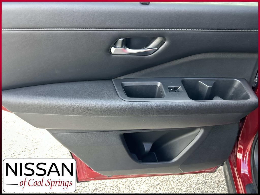 Used 2023 Nissan Pathfinder SL AWD/4WD image 22