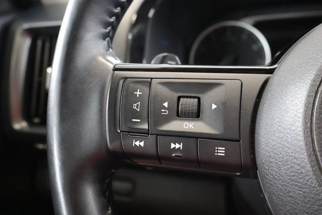 Used 2025 Nissan Pathfinder SL AWD/4WD image 15