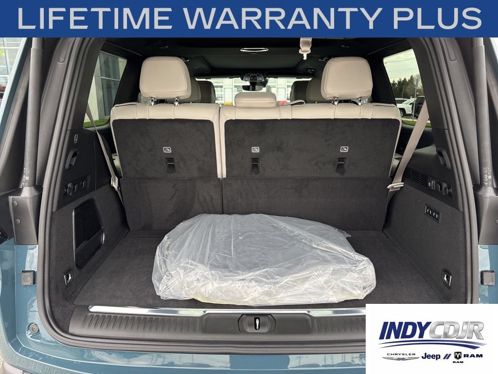 New 2026 Jeep Grand Wagoneer Summit AWD/4WD image 11