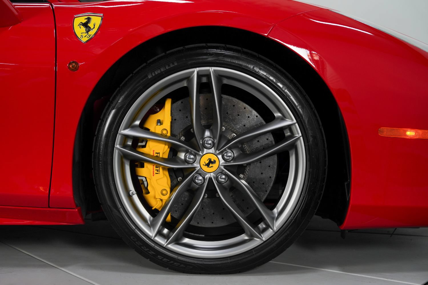 Used 2017 Ferrari 488 GTB RWD image 26