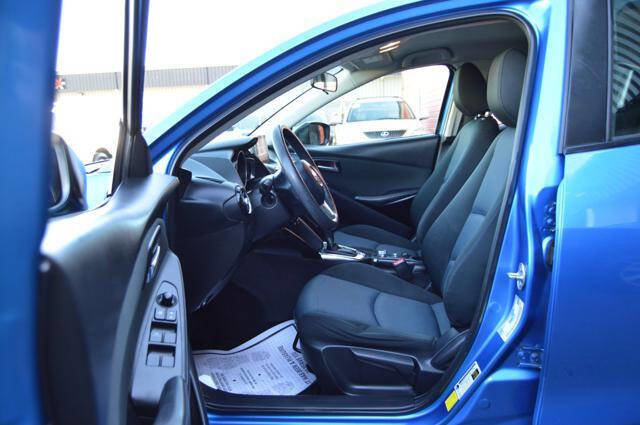 Used 2017 Toyota Yaris iA image 11