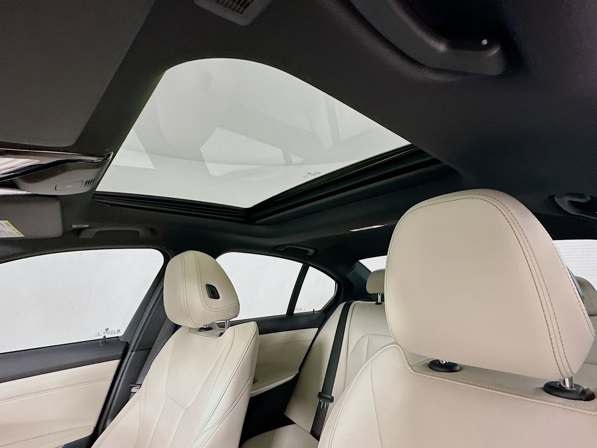 Used 2025 BMW M340i xDrive w/ Premium Package image 24