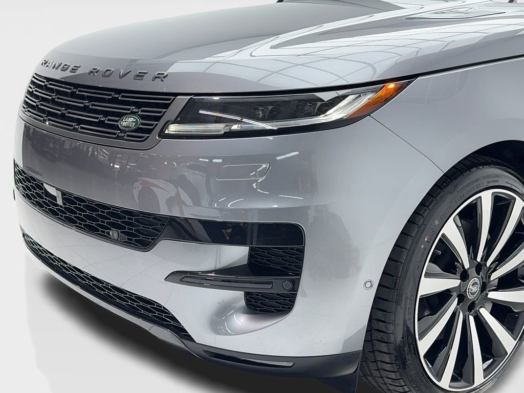 Used 2024 Land Rover Range Rover Sport SE image 5