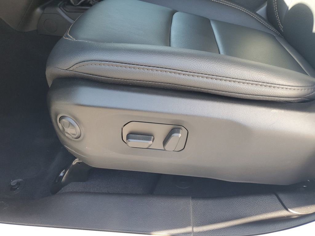 New 2025 Jeep Wrangler Sahara image 18