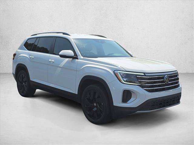 Used 2024 Volkswagen Atlas SE w/ Black Wheel Package FWD image 3