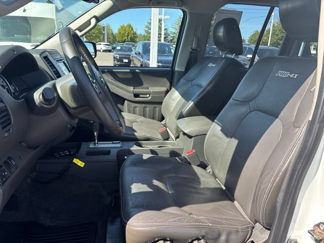 Used 2015 Nissan Xterra PRO-4X w/ Pro-4x Leather Package AWD/4WD image 9