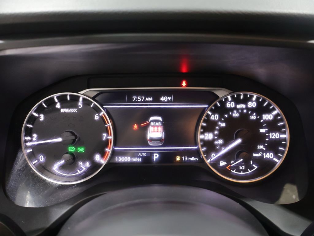 Used 2024 Nissan Rogue SV image 40