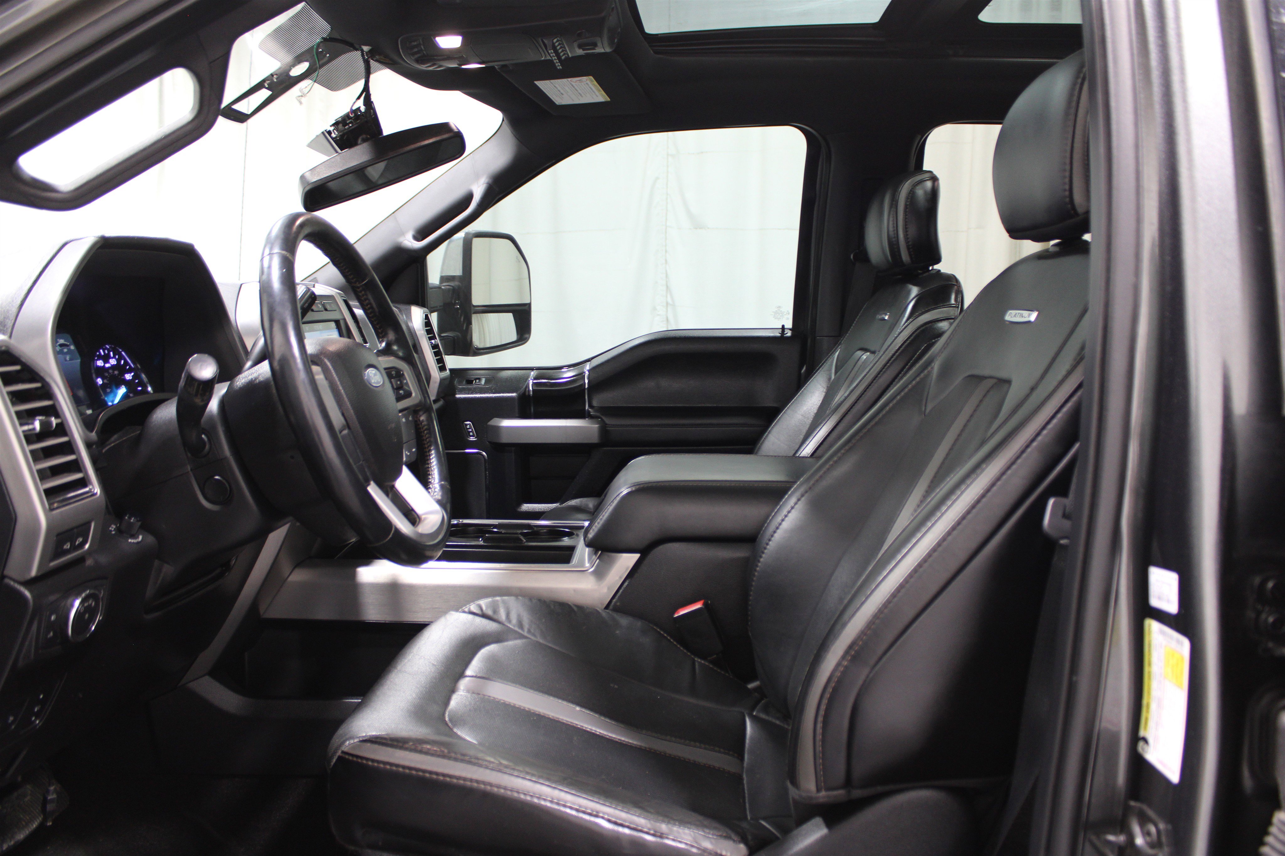 Used 2018 Ford F450 Platinum w/ Platinum Ultimate Package AWD/4WD image 3