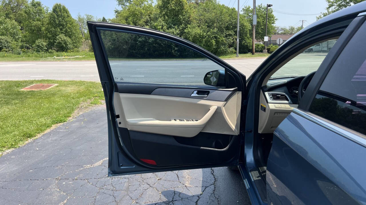Used 2015 Hyundai Sonata SE FWD image 29
