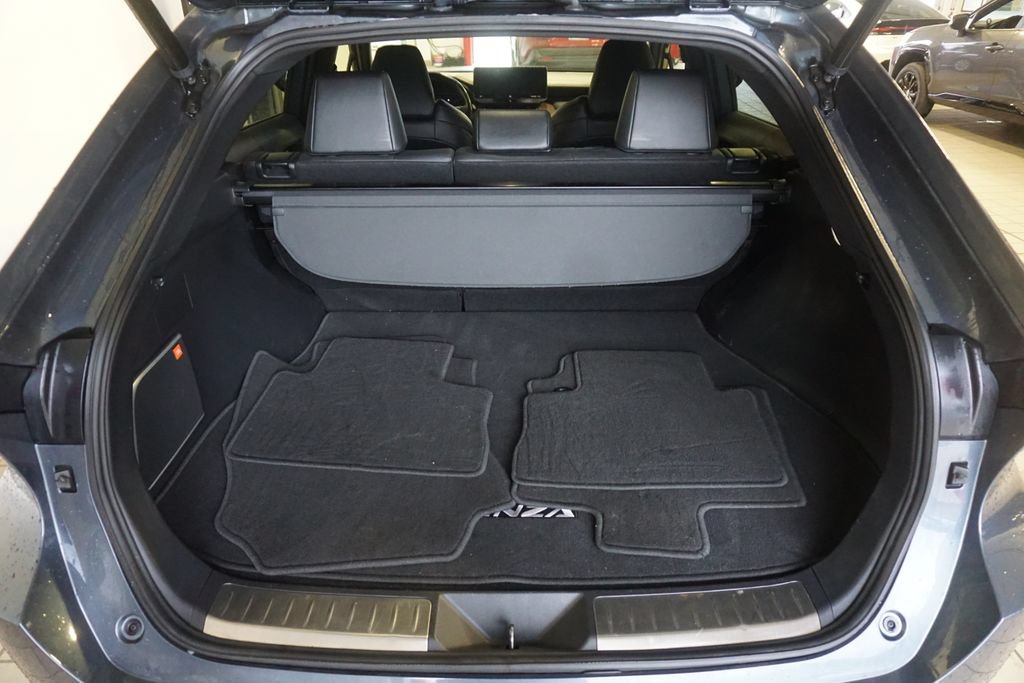 Certified 2022 Toyota Venza Limited AWD/4WD image 19