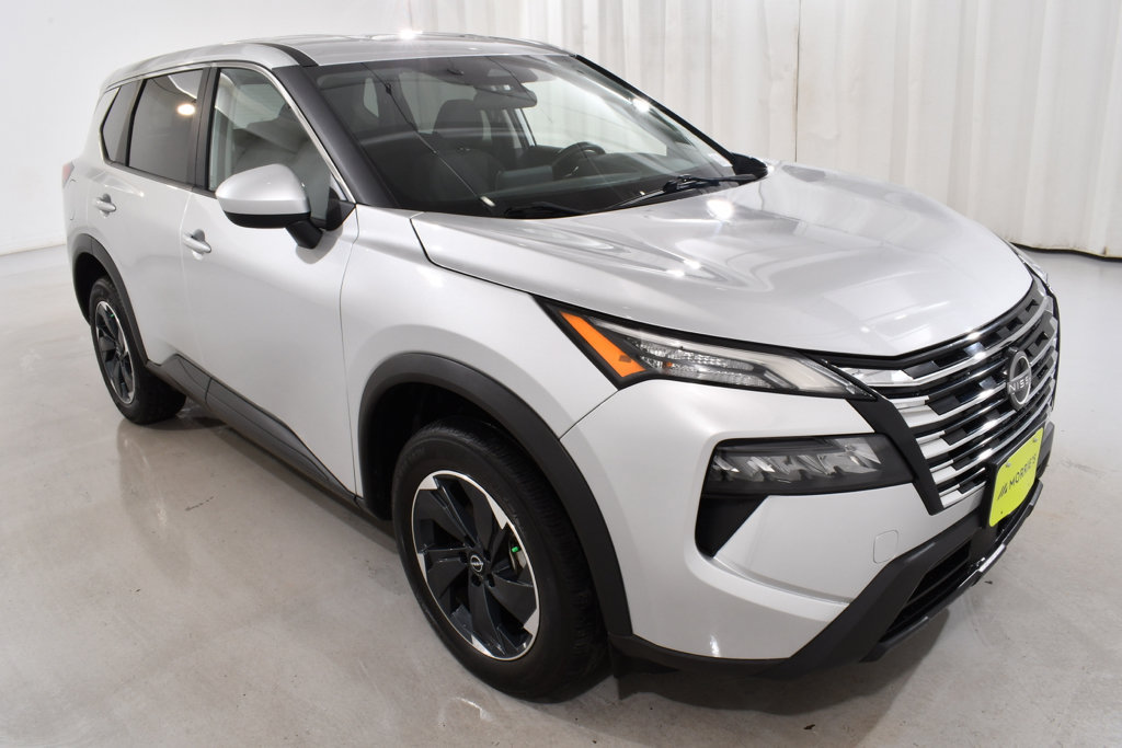 Used 2024 Nissan Rogue SV AWD/4WD image 5