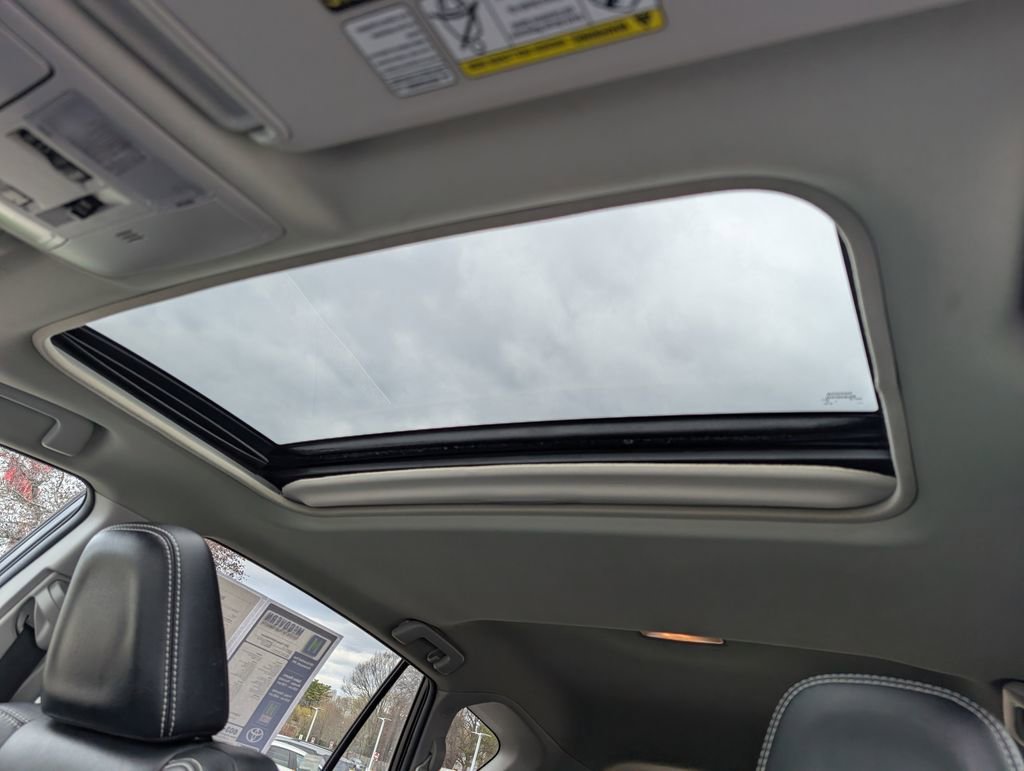 Used 2017 Toyota RAV4 Platinum AWD/4WD image 20