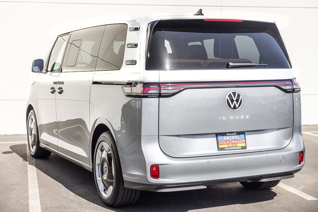 New 2025 Volkswagen ID. Buzz Pro S Plus AWD/4WD image 4