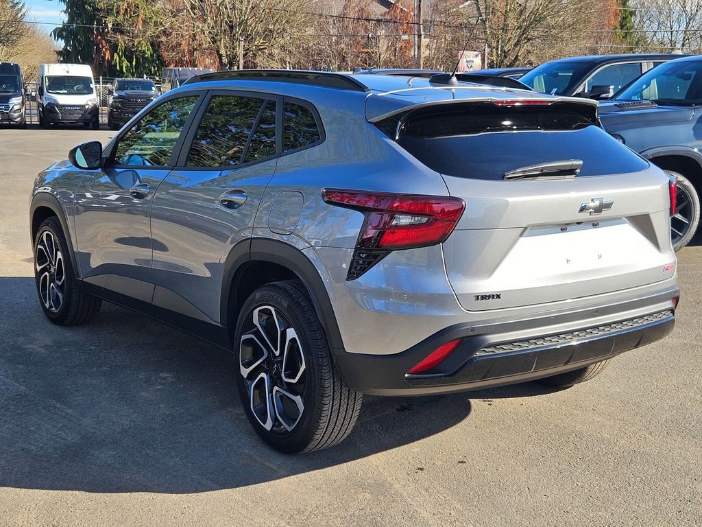 Used 2024 Chevrolet Trax RS w/ Sunroof Package image 5