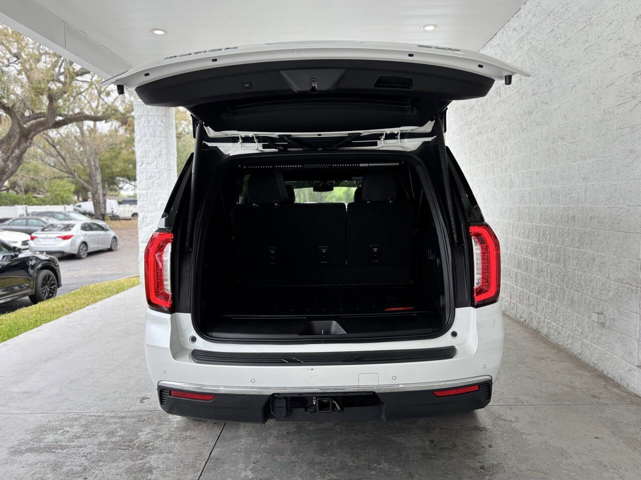 Used 2022 GMC Yukon XL SLT w/ SLT Luxury Package image 37