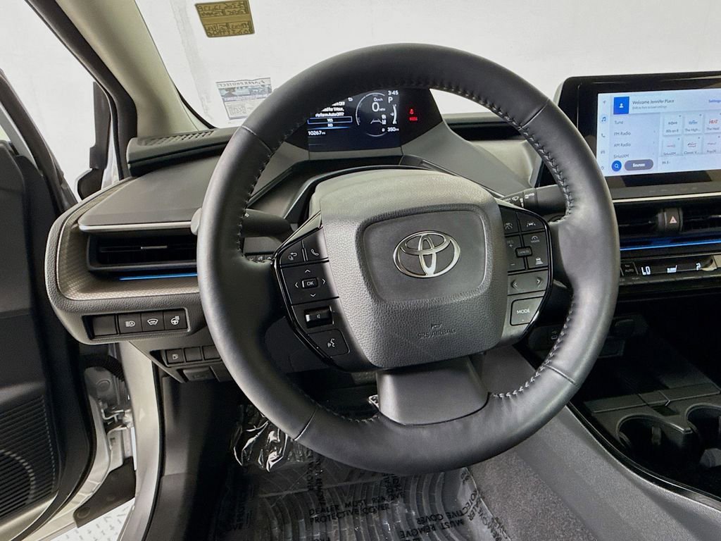 Used 2025 Toyota Prius XLE image 11