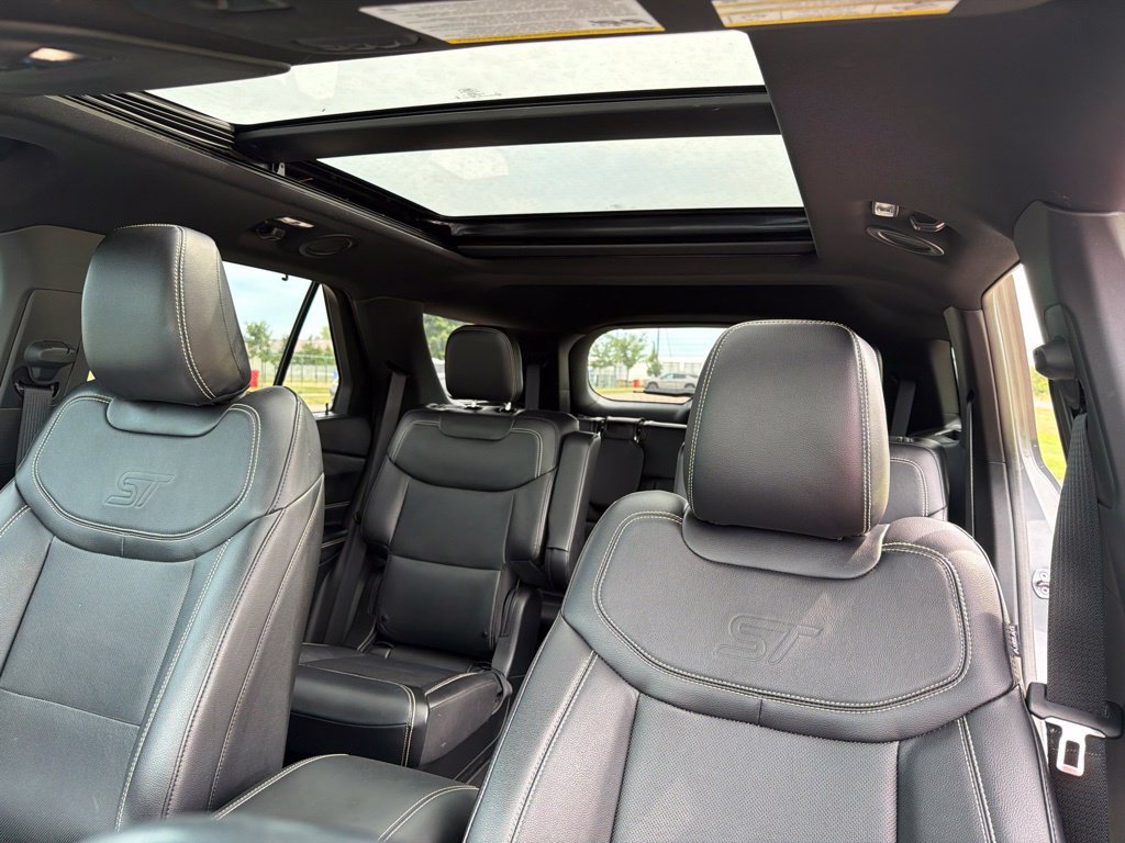 Used 2024 Ford Explorer ST w/ Technology Package AWD/4WD image 15